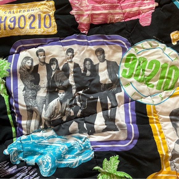Beverly Hills 90210 Comforter and Pillowcase Set - Picture 4 of 16